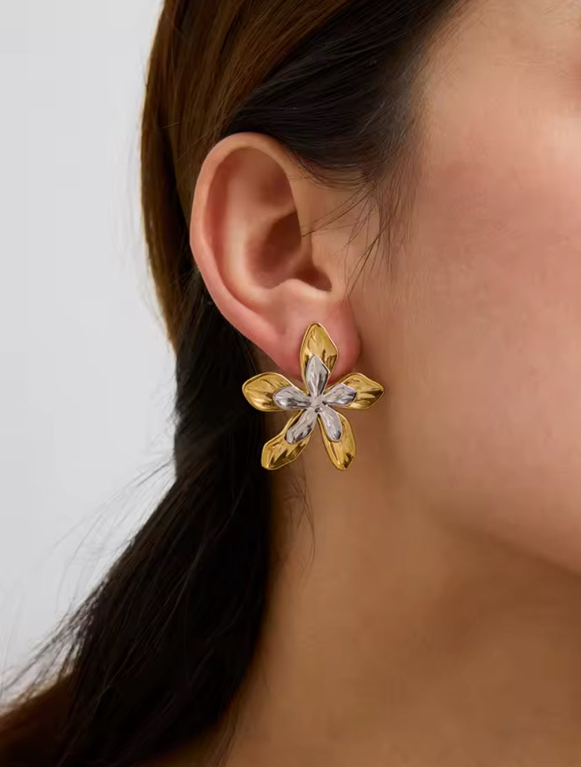 Flower earring
