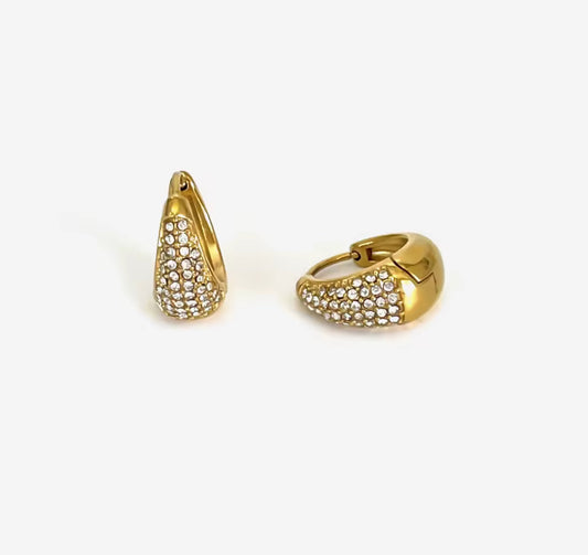Chunky huggy earring